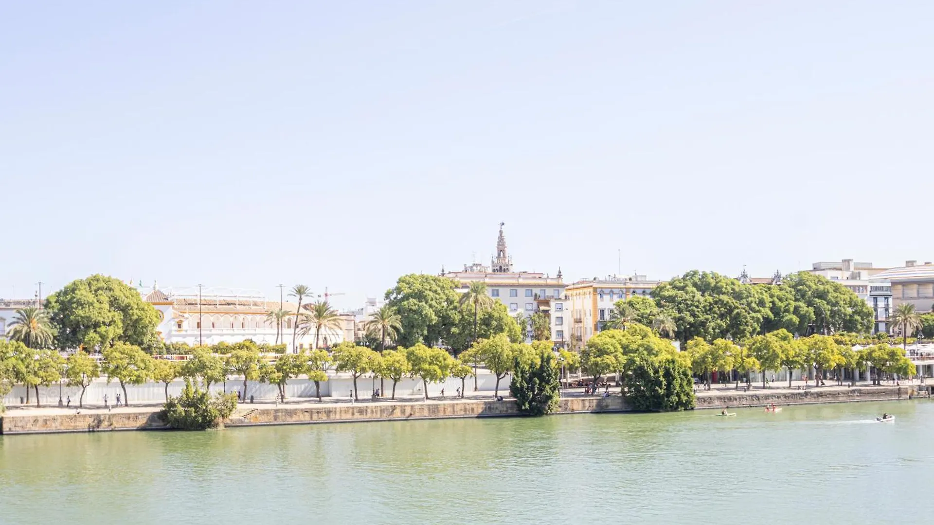 3 Bedroom Apartment With Stunning Guadalquivir Views Seville