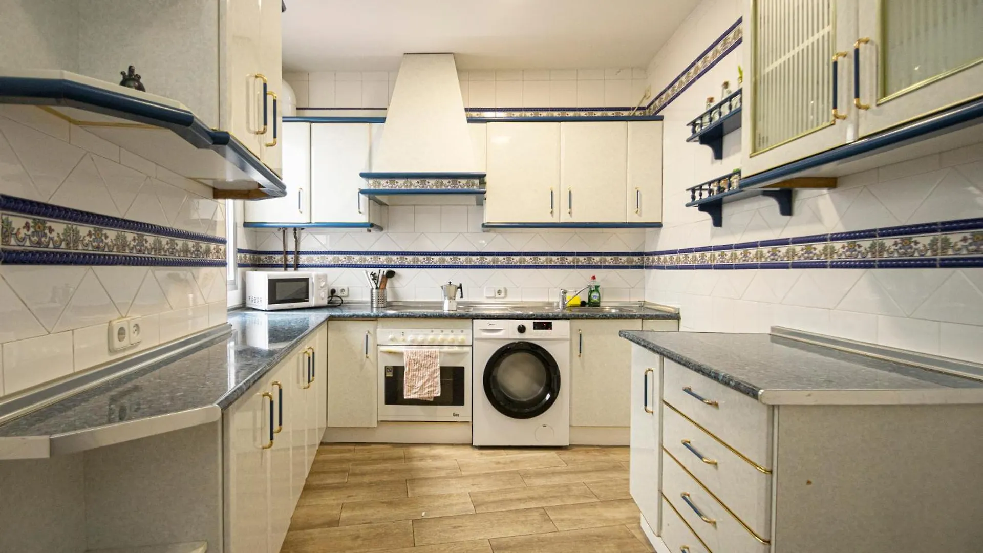 3 Bedroom Apartment With Stunning Guadalquivir Views Seville