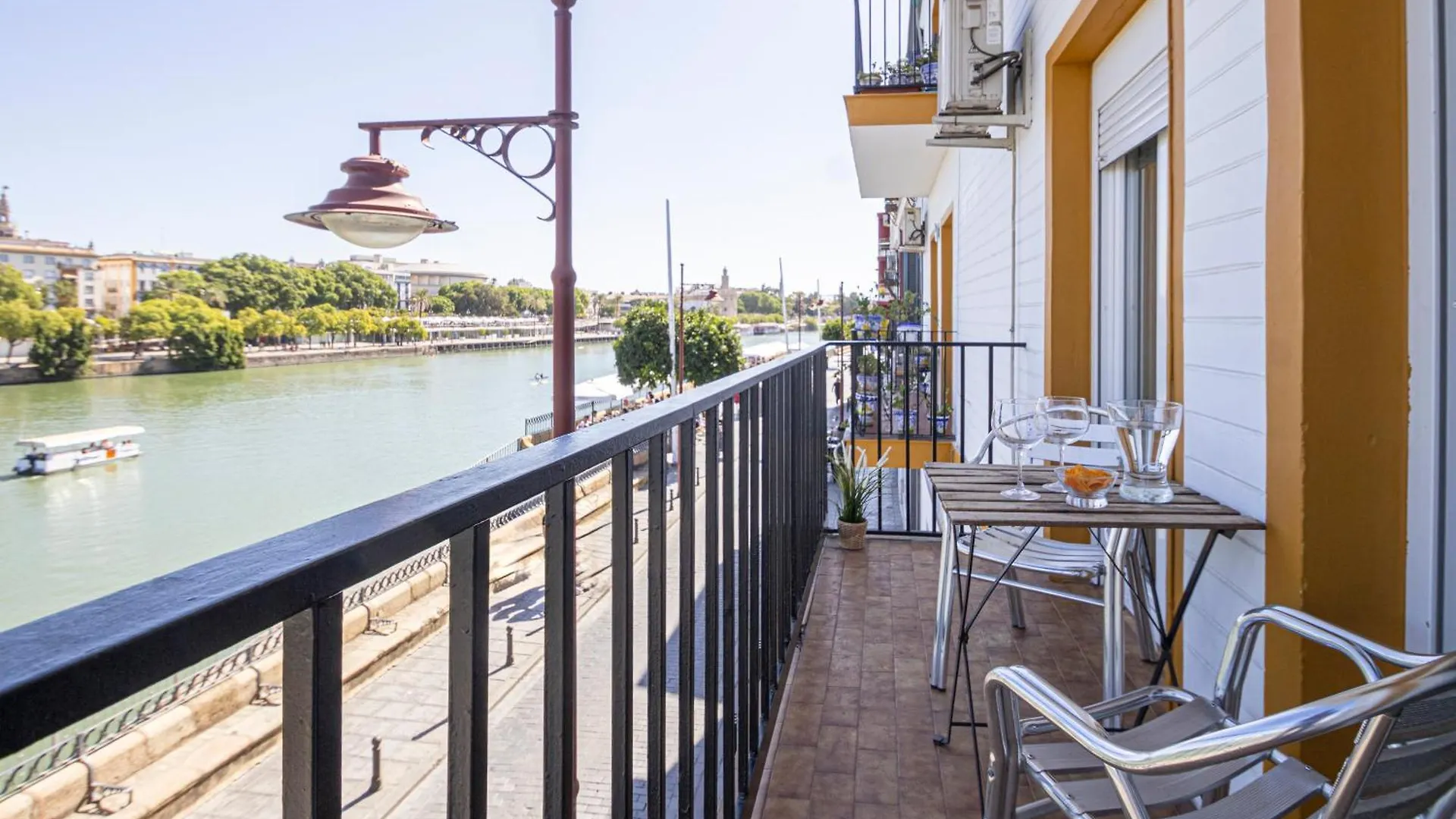 3 Bedroom Apartment With Stunning Guadalquivir Views Seville
